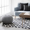 Pouf rond tresse mailles coton noir blanc Hubsch