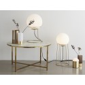 Lampe a poser retro sphere boule blanche laiton dore hubsch