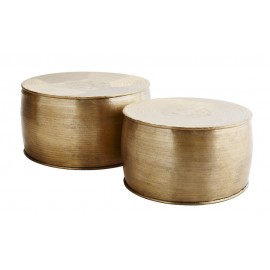 Set aus 2 runden Couchtischen aus goldfarbenem Aluminiummetall mit der Gravur „Madam Stoltz“