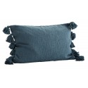 madam stoltz housse de coussin rectangulaire pompons coton bleu