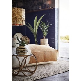 Rundes, bedrucktes, plissiertes Baumwollkissen von Madam Stoltz in Braun