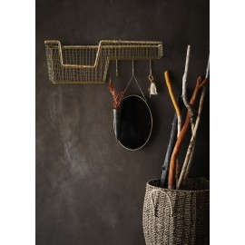 Madam Stoltz Wandregal aus Messinggeflecht und Metallkorb