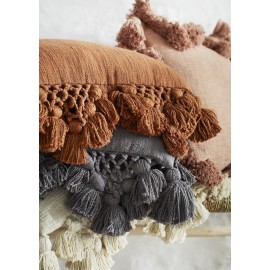 Madam Stoltz Baumwoll-Bommel-Kissenbezug