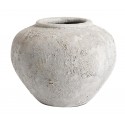 vase terre cuite surface lunaire brute gris muubs luna 26