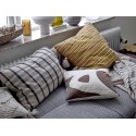 bloomingville coussin rectangulaire a carreaux gris ebna