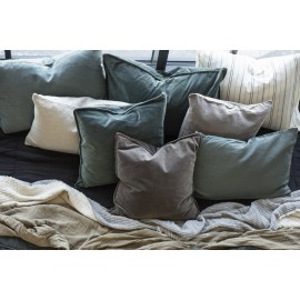 ib laursen housse de coussin carre velours bleu canard pourdre