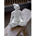 Statuette femme posture lotus yoga Bloomingiville Adalina