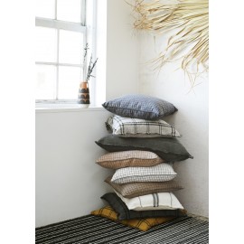 grande housse de coussin a carreaux vert fonce madam stoltz