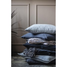 housse de coussin carree velours bleu fonce ib laursen 6230-56