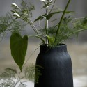 Vase noir argile House Doctor Groove