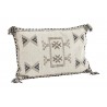 madamstoltz housse coussin salon beige gris brode motif ethnique