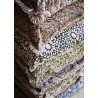 coussin beige imprime bleu madam stoltz