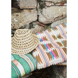 coussin de chaise vert ikat motif tisse madam stoltz