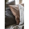 grand coussin carre velours marron clair cafe creme ib laursen