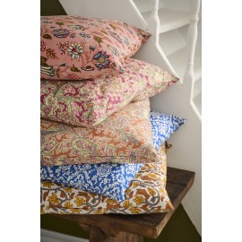 housse de coussin coton motif ethnique indien frose fuschia ib laursen