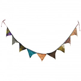 guirlande de fanions multicolore tissu recycle sari indien madam stoltz