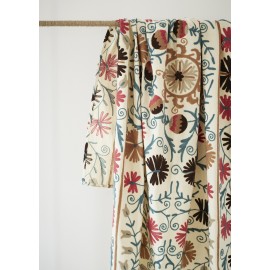 jete de lit canape brode coton blanc fleurs multicolores madam stoltz