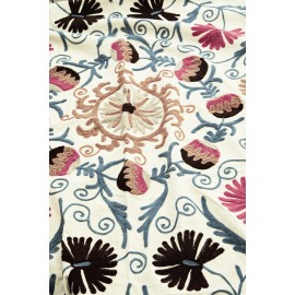 jete de lit canape brode coton blanc fleurs multicolores madam stoltz