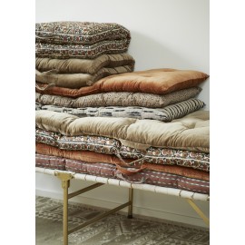 grand matelas de sol banquette imprime floral rouge coton madam stoltz