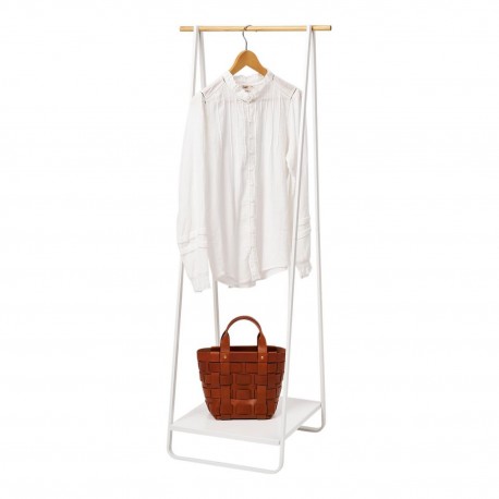 portant à vetements design blanc acier bois yamazaki