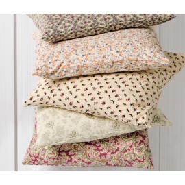 housse de coussin coton motif ethnique indien frose fuschia ib laursen