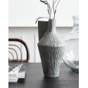 house doctor cleo vase sculptural alu strie patine vert dore