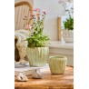 petit cache pot vert ceramique texture ondule ib laursen