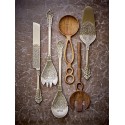 couverts a salade sculpte bois acacia fonce bloomingville
