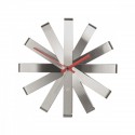 Horloge murale acier design Umbra Ribbon