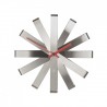 Horloge murale acier design Umbra Ribbon