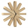 Horloge murale design bois naturel umbra ribbonwood