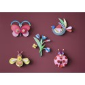 Abeille artistique murale carton recycle Studio Roof Candy Bee
