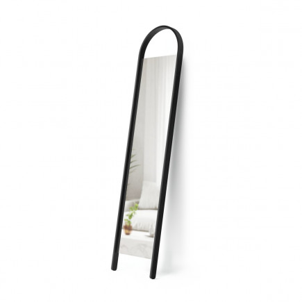 Grand miroir arche a poser contre le mur design Umbra Bellwood