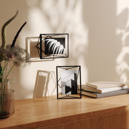Cadre photo a poser design chic metal Umbra Prisma