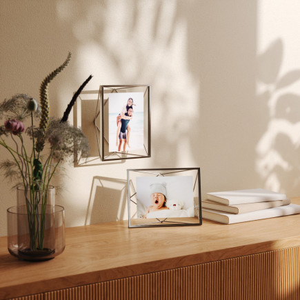 Cadre photo metal a poser Umbra Prisma