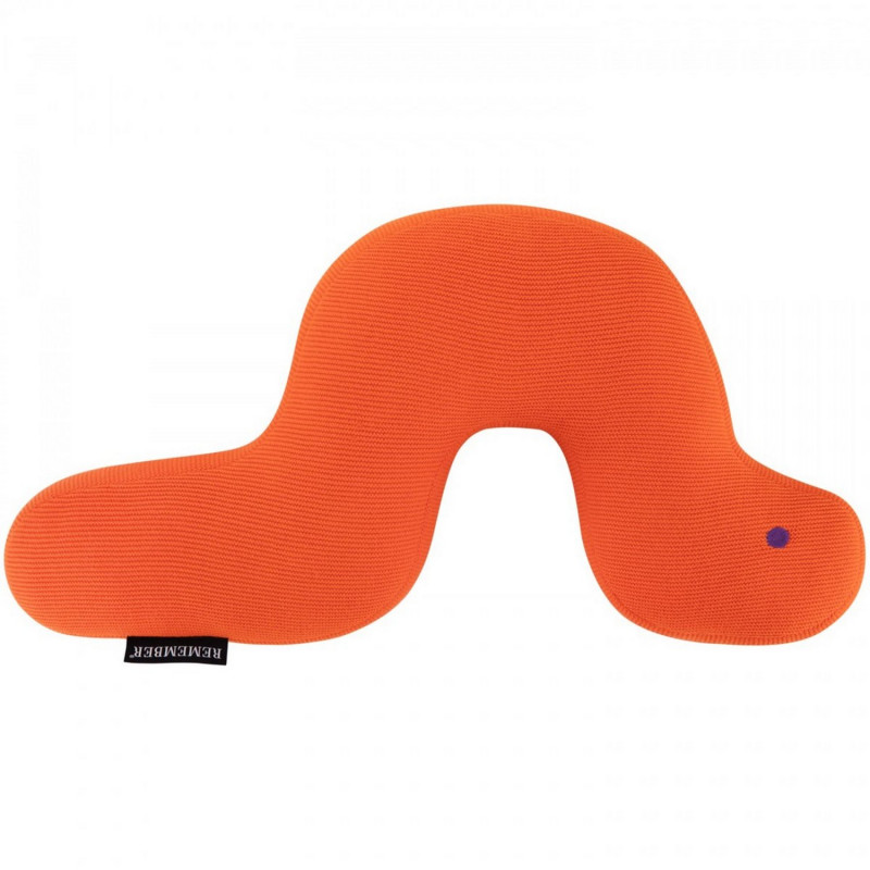 Coussin enfant doudou forme chenille orange Remember Frieda
