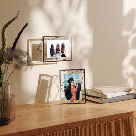 Cadre photo a poser design chic metal Umbra Prisma