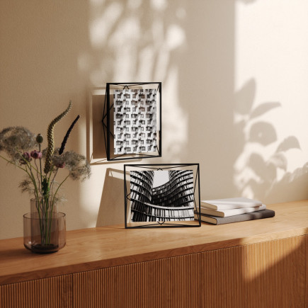 Grand cadre photo design a poser Umbra PRISMA