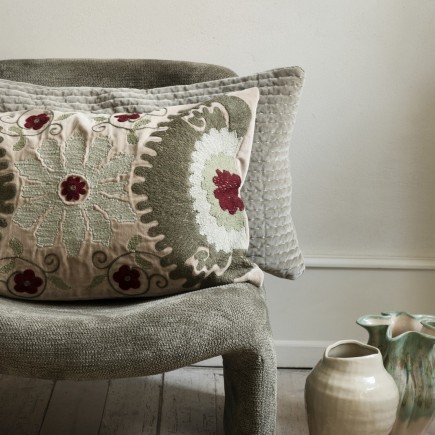 Housse coussin velours brodé Madam Stoltz