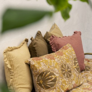 Housse de coussin a volants couleur coton uni Madam Stoltz