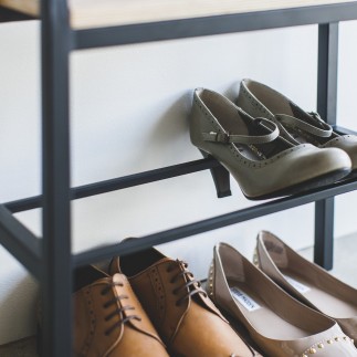 banc range chaussures bois metal noir yamazaki tower