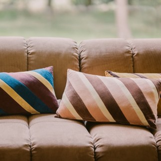 coussin de salon chic raye velours rose nude marron hk living