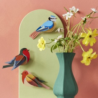oiseaux colores decoratifs muraux robin studio roof robins set de 2