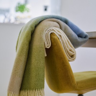 Plaid design couleurs laine agneau Klippan Aurora