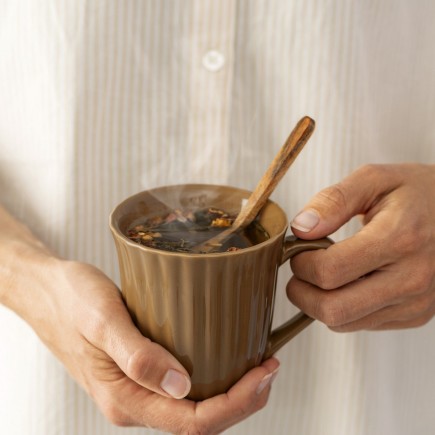 Mug évasé grès côtelé IB Laursen MYNTE