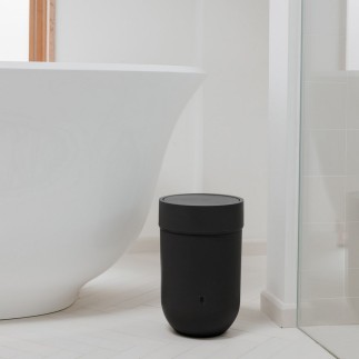 Umbra Touch Waste Bin with Lid Black