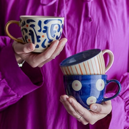 tasse a cafe peinte a la main gres bleu bloomingville eviaya set de 3