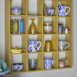Etagère murale à mugs 16 compartiments bois recyclé Bloomingville BEKKA