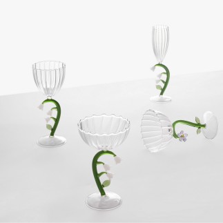 Verre a pied fleur sculptee Ichendorf Milano Botanica white flower