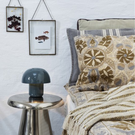 Housse de coussin broderie persane coton Madam Stoltz SUZANI